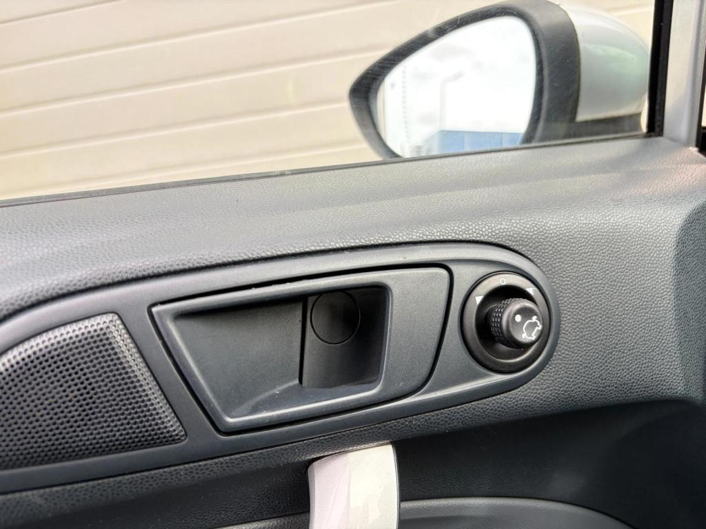 Ford Fiesta 1.25 titanium/155.000 nap/airco/lichtmetaal/pdc/