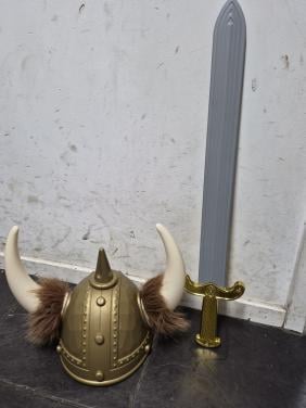 Viking helm met zwaard