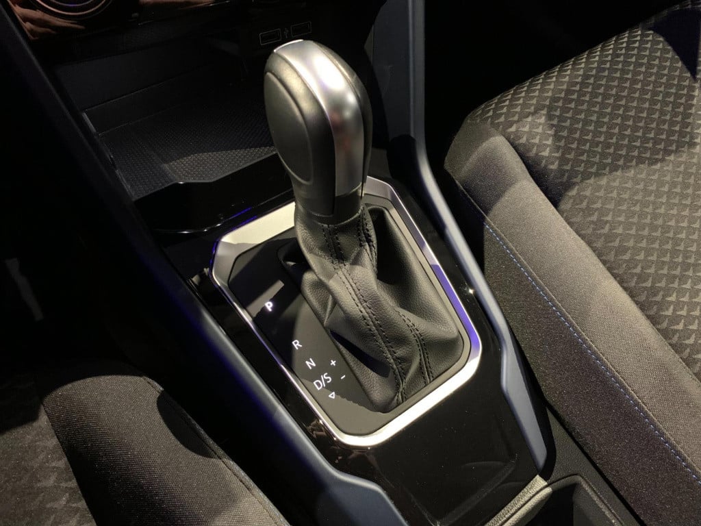 Volkswagen T-roc 1.5 tsi sport business r *led*app-connect*