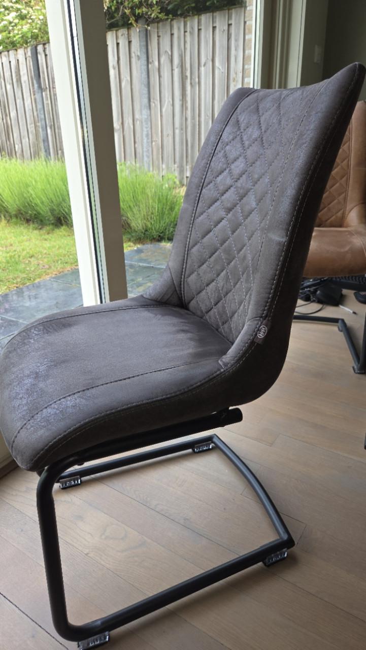 Henders & Hazel set: vitrinekast, tv-meubel, eettafel + 6 stoelen