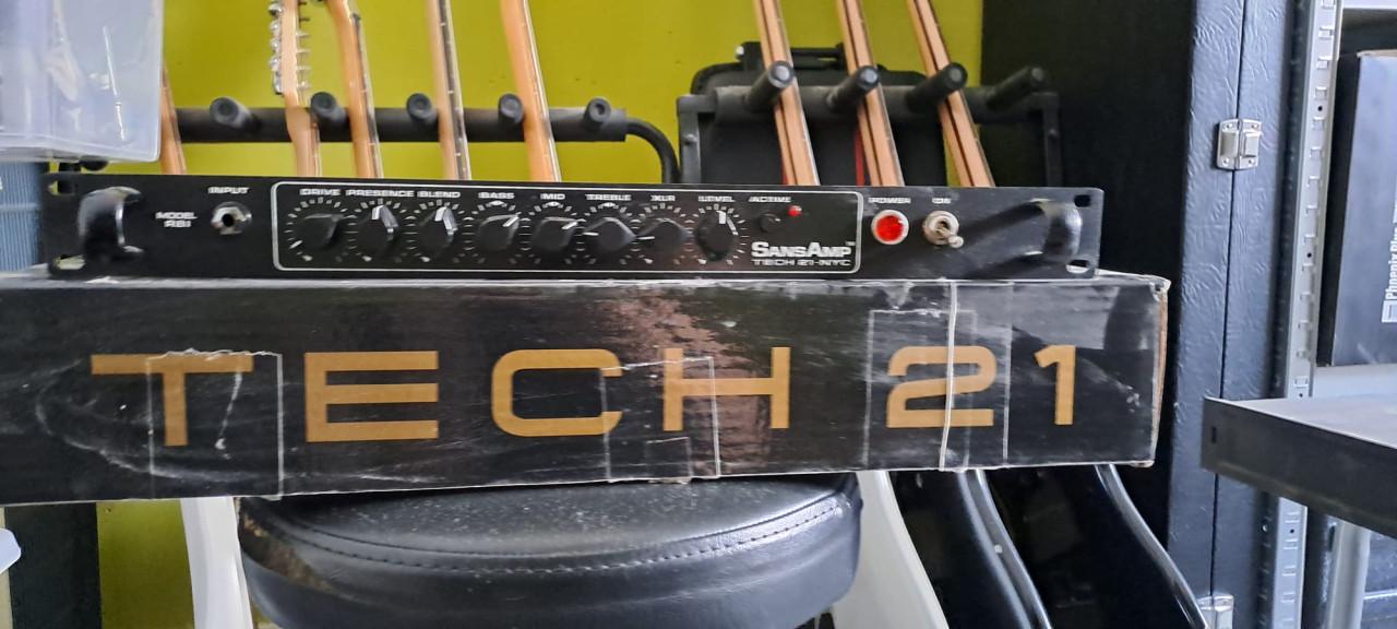 Sansamp bassdriver di RBI, TC Electronic G-Major en Rocktron Velocity 300