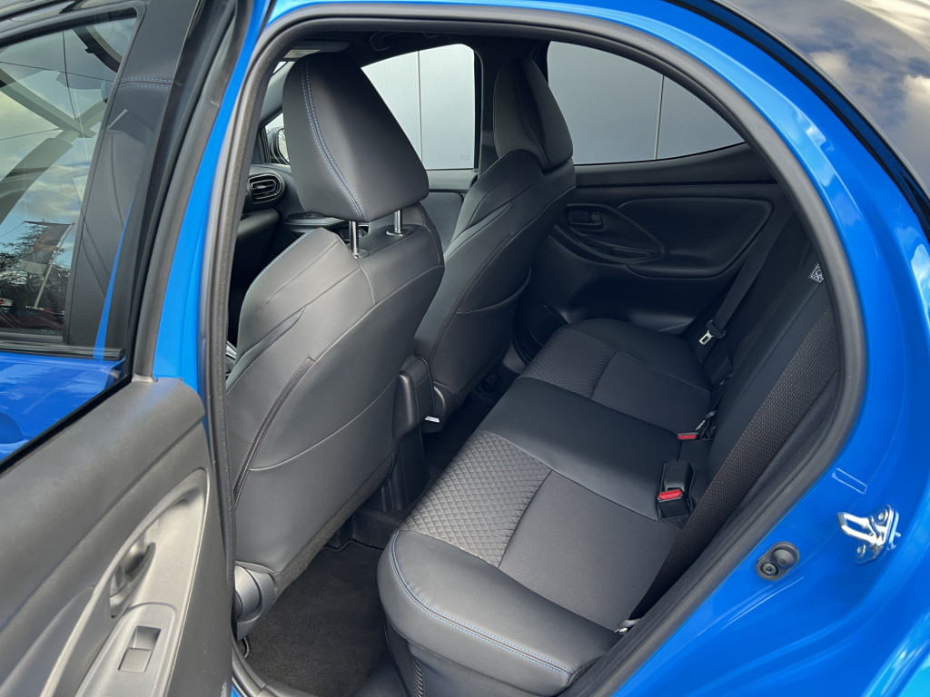 Toyota Yaris 1.5 hybrid 130 launch edition jbl audio | headup display | sto