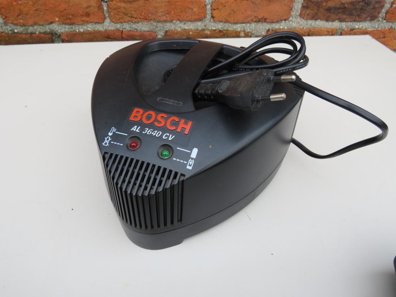 Bosch acculader plus 2 accu's 36 volt