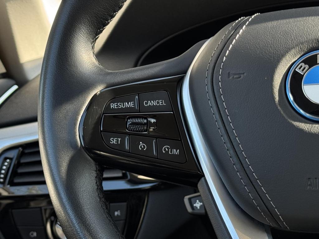 BMW 5 Serie touring 530e xdrive business edition plus soh 98% nl-auto!