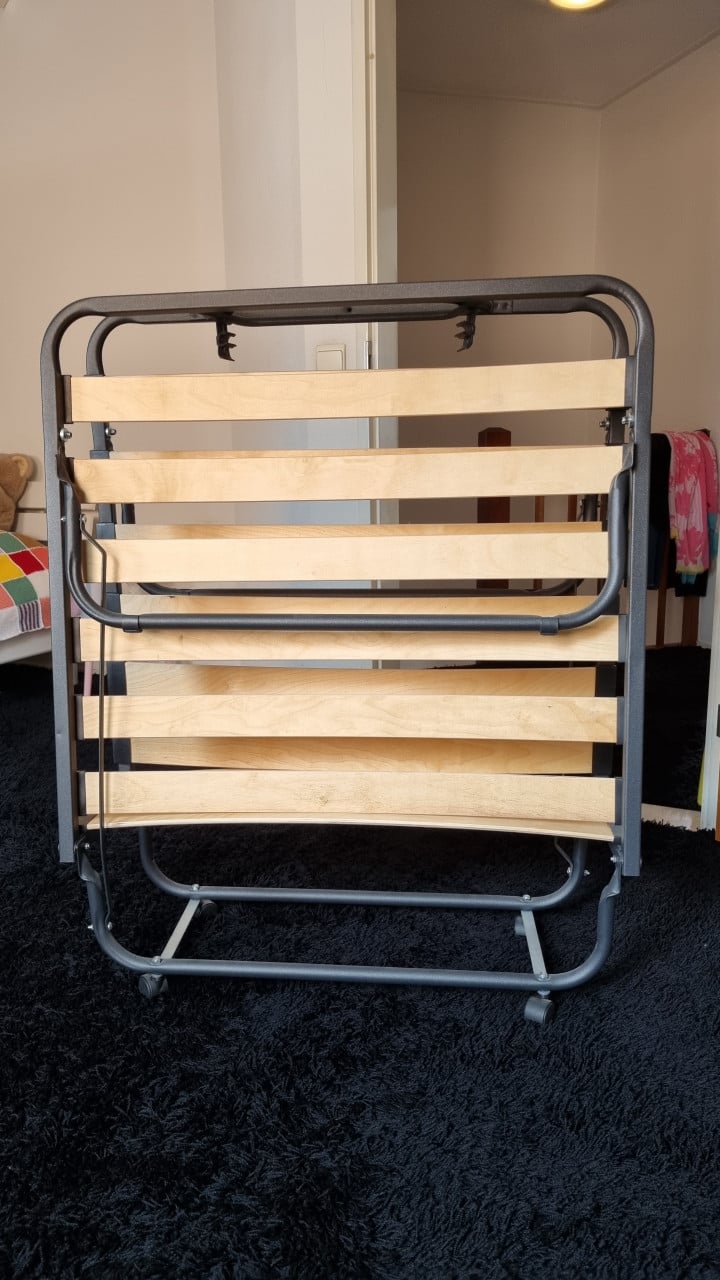 Logeerbed
