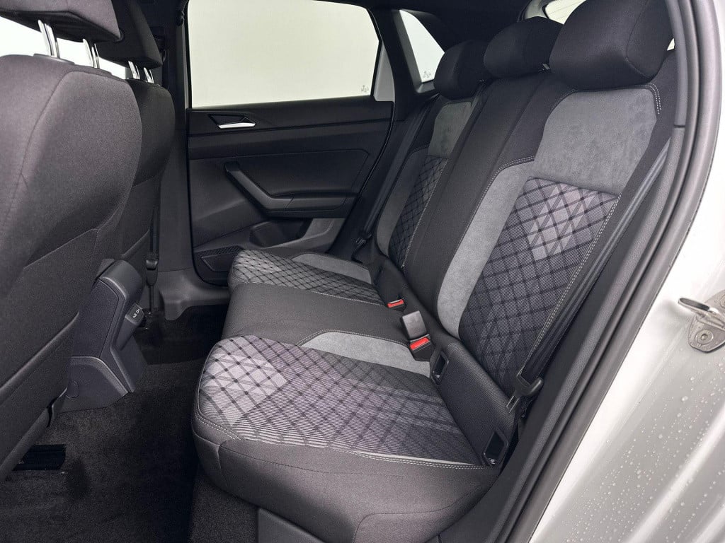 Volkswagen Polo r-line-edition 1.0 70 kw / 95 pk tsi hatchback 7 v