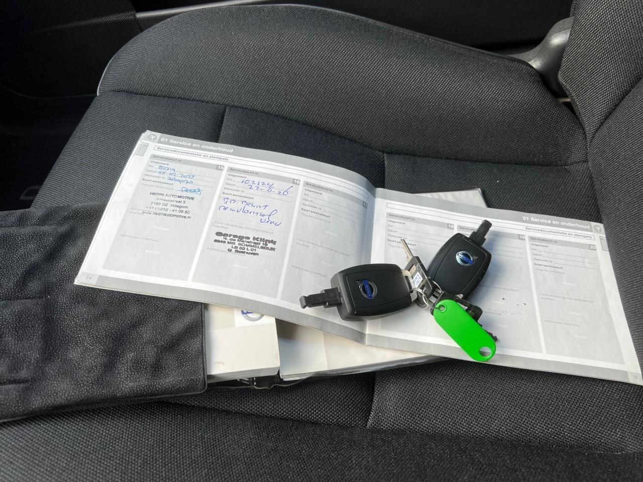 Schitterende Volvo C30 uit 2010 met slechts 106000 km