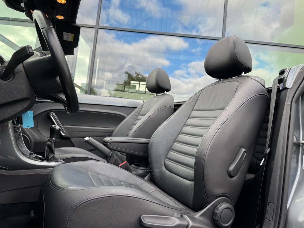 Volkswagen New Beetle cabriolet 1.4 tsi r-line * camera * led * 20 inch