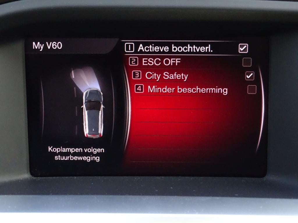 Volvo V60 2.0 t4 business sport r-design | leder | pano | trekhaak
