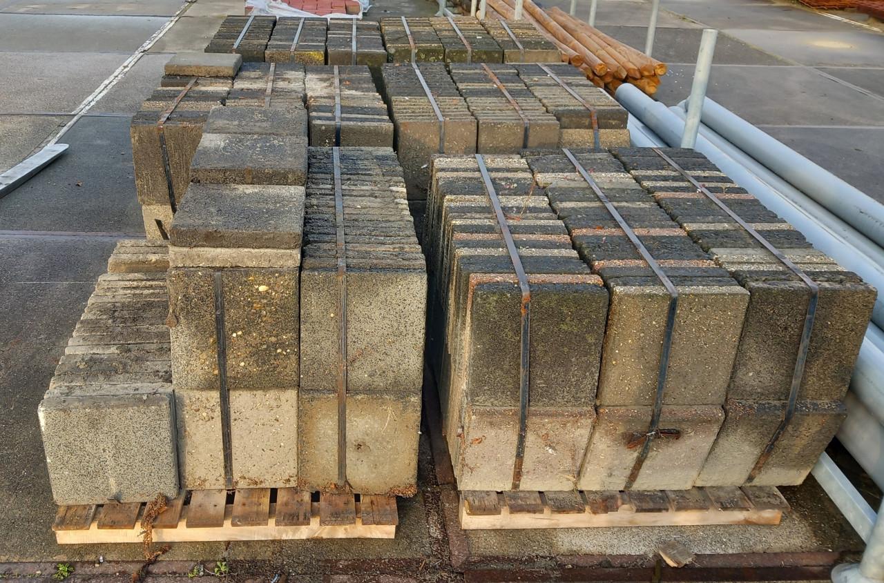 BETON / STOEPTEGELS B-KEUS 2DE KANS 30X30CM