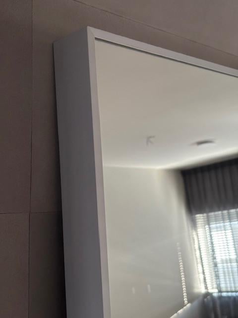 Grote spiegel met aluminium rand