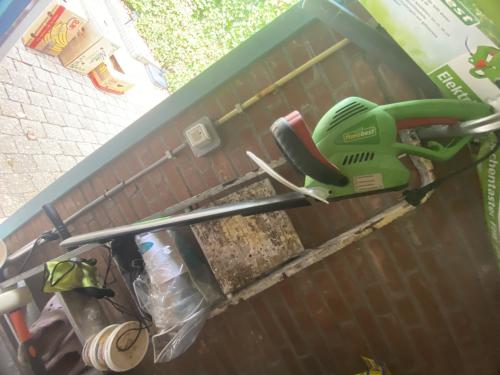 Divers elektrisch tuingereedschap