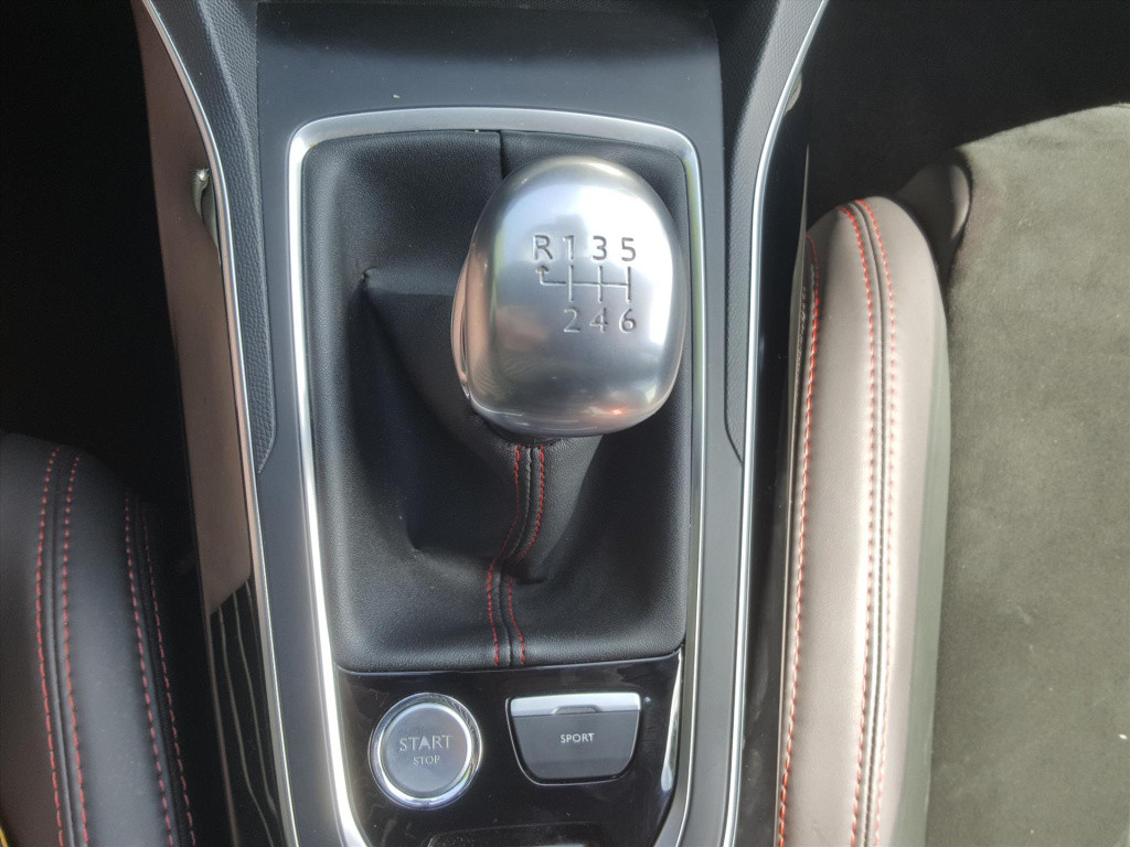 Peugeot 308 gt 1.6 turbo-205pk navigatie | full-led | alcantara | trekhaak 
