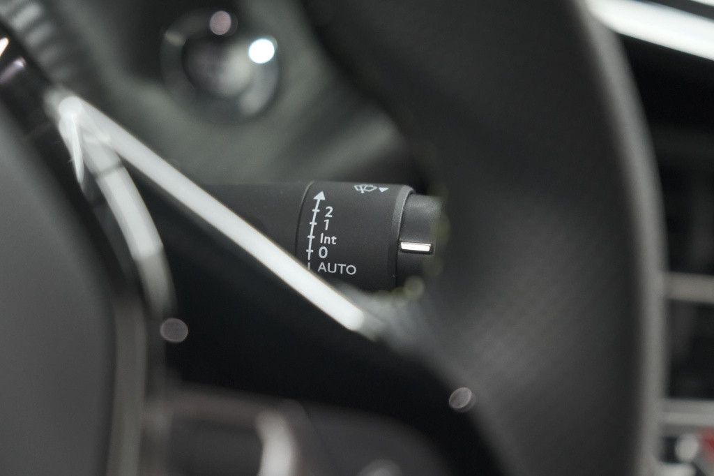 Peugeot 208 puretech 100 gt | camera | navigatie | apple carplay | parkeers