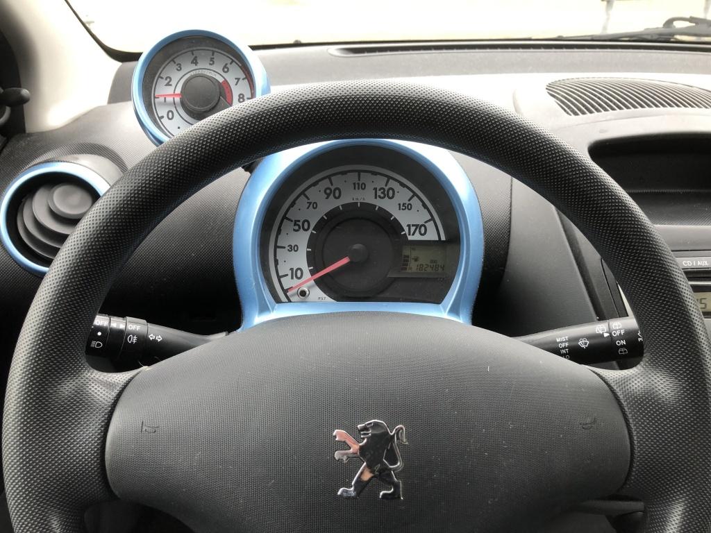 Peugeot 107 1.0-12v urban move