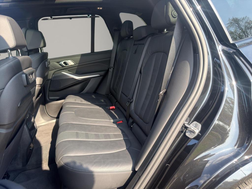BMW X5 xdrive45e h.executive m-sport |pano sky lounge | sfeer | 22"velg | l