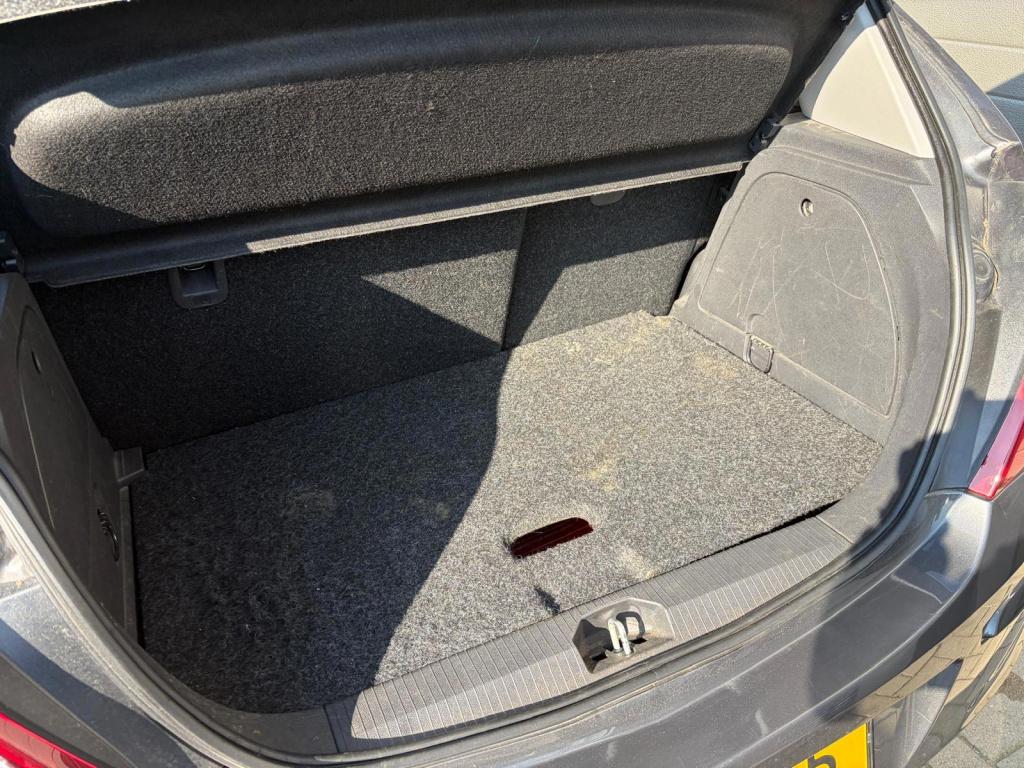 Opel Corsa 1.2-16v anniversary edition