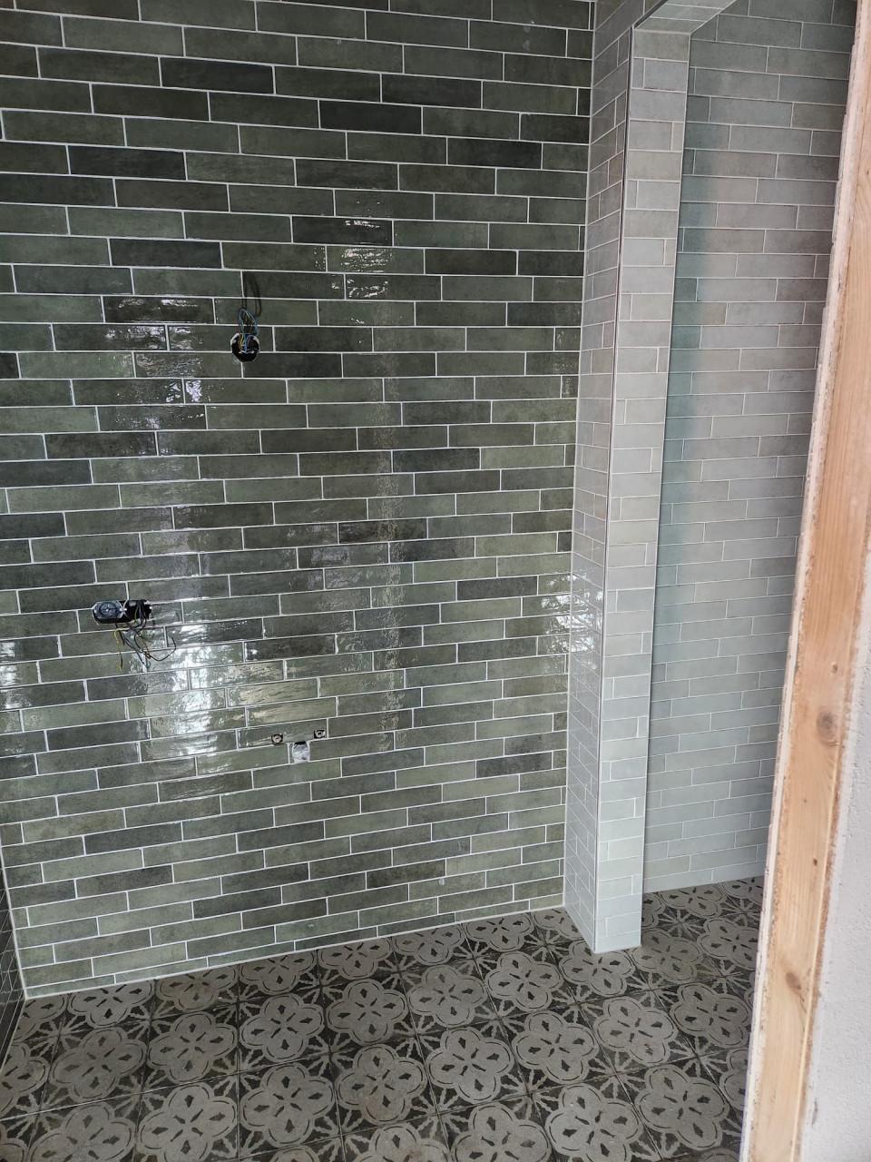 Tegelzetter nodig? Bel/app: 06 21937244 of Mail: jvbtegelzetter@gmail.com