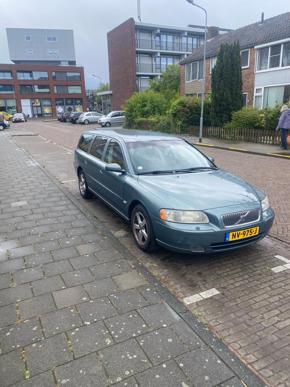 Volvo V70 2.4 Benzine Handgeschakeld – Comfortabele en ruime stationwagen