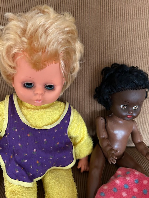 Diverse oude poppen,
