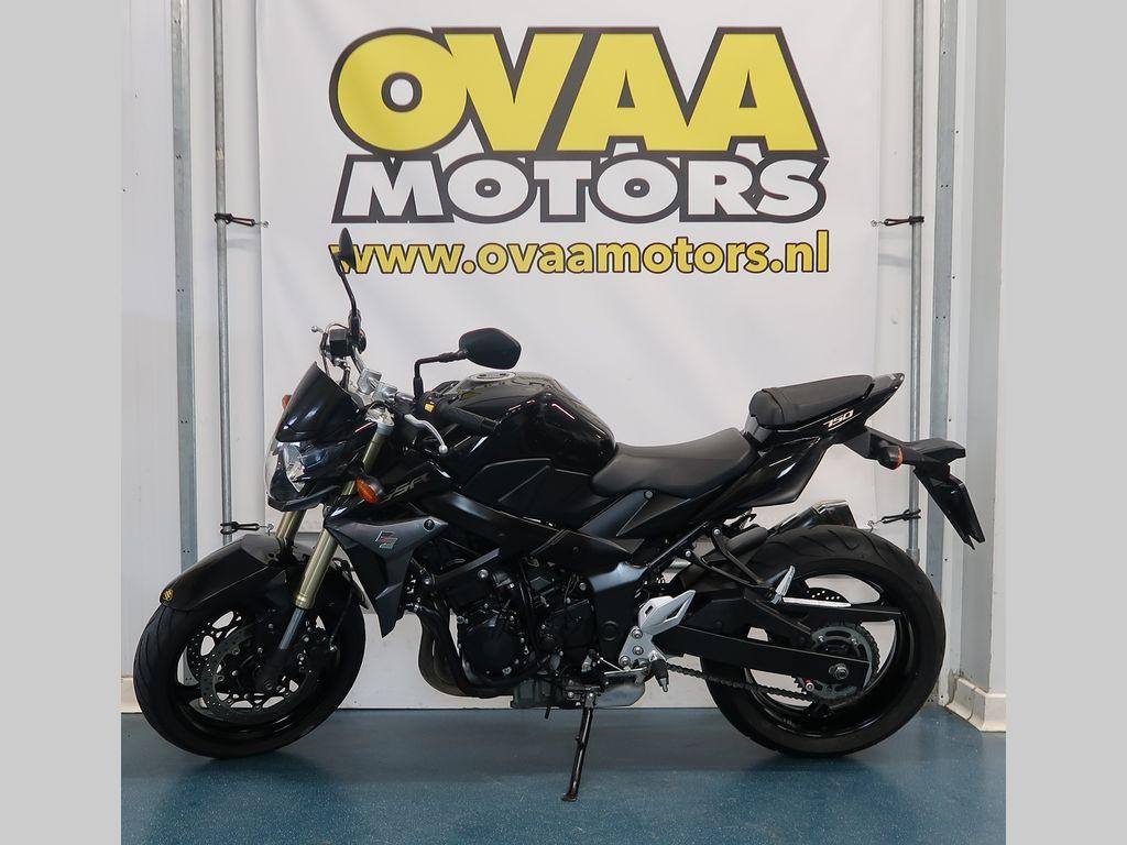 Suzuki GSR750 2013
