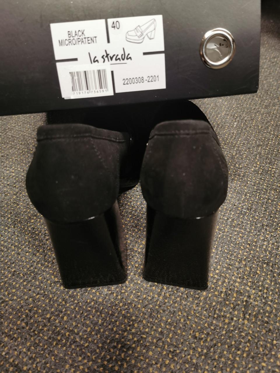 Nieuwe schoenen van La Strada - 40