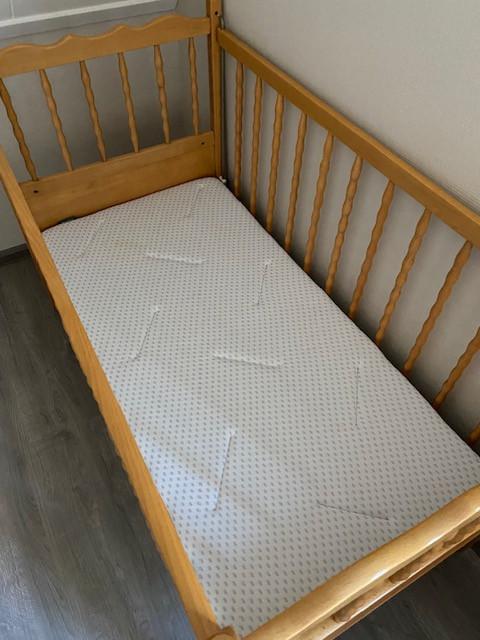 Kinderledikantje met matras