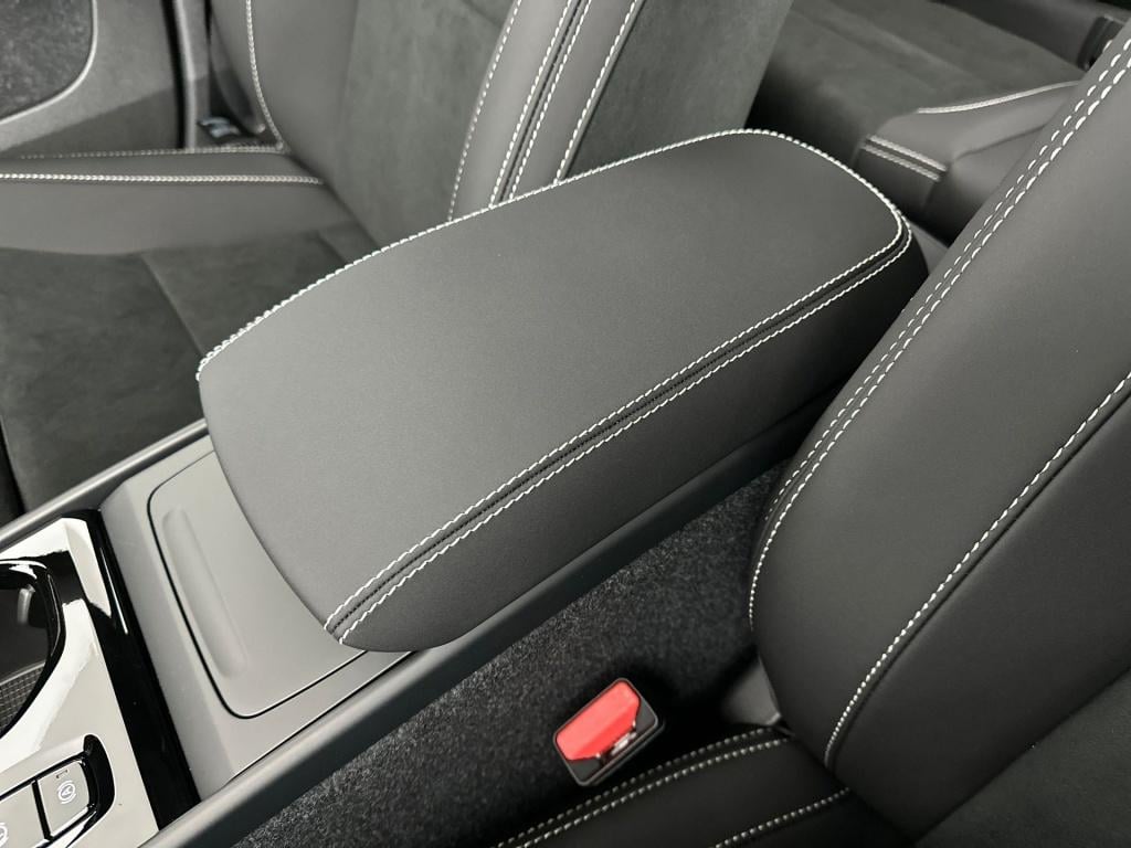Volvo XC40 b4 plus black edition