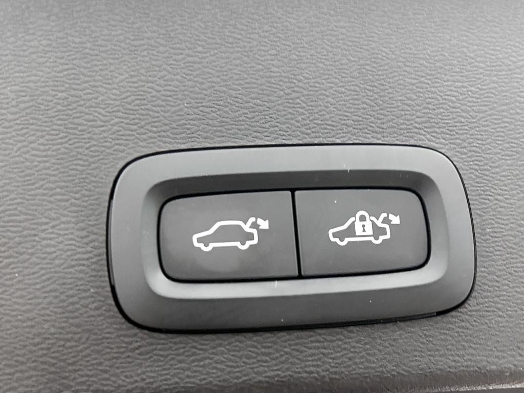 Volvo XC40 1.5 t5 recharge inscription | panoramadak | trekhaak | t5 265pk!