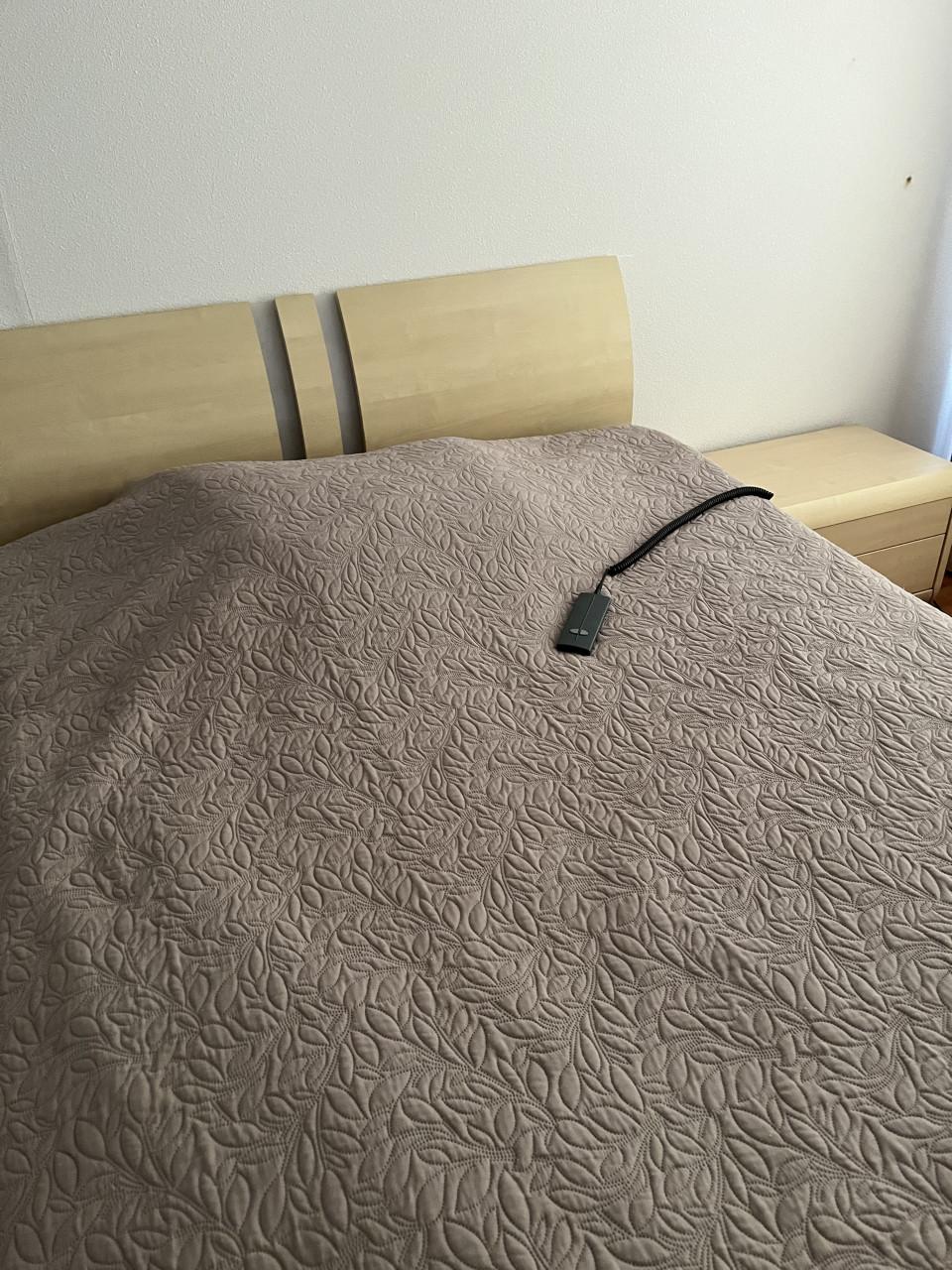 Te koop bed 140x200 + nachtkastjes+kast