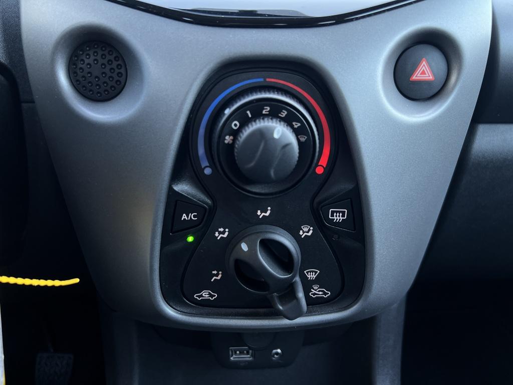 Toyota Aygo 1.0 vvt-i x-play |apple carpl./android auto | dealeronderhouden