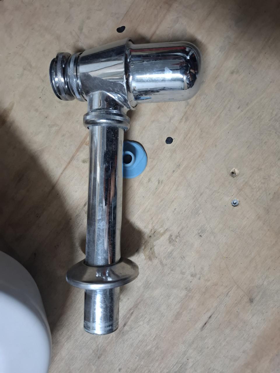 NETTE WASTAFEL MET GROHE MENGKRAAN