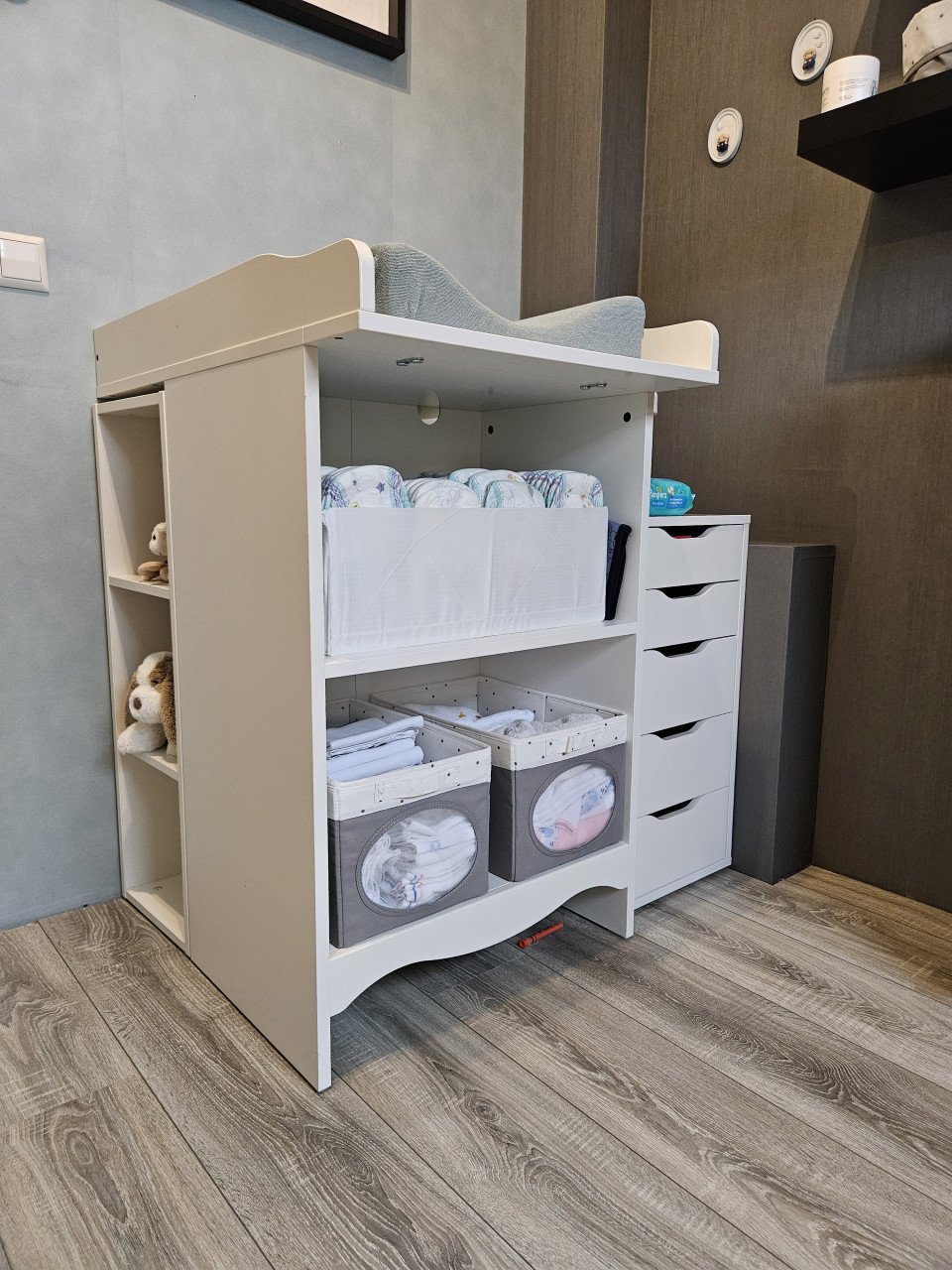 Commode met boekenkast