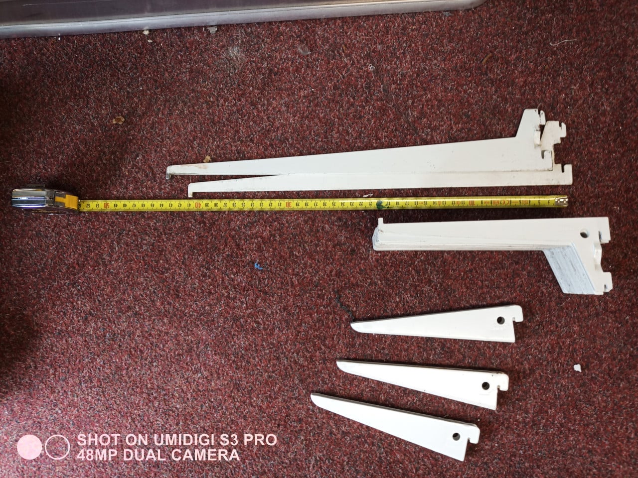 Poten, o.a. verstelbare en steunen voor 20 cm. planken en voor 40 cm.