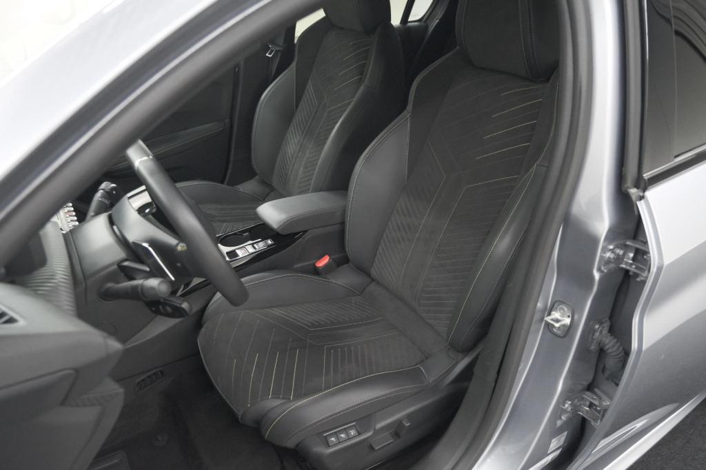 Peugeot 208 1.2 hybrid 145 e-dcs6 gt | alcantara pakket | camera | apple ca