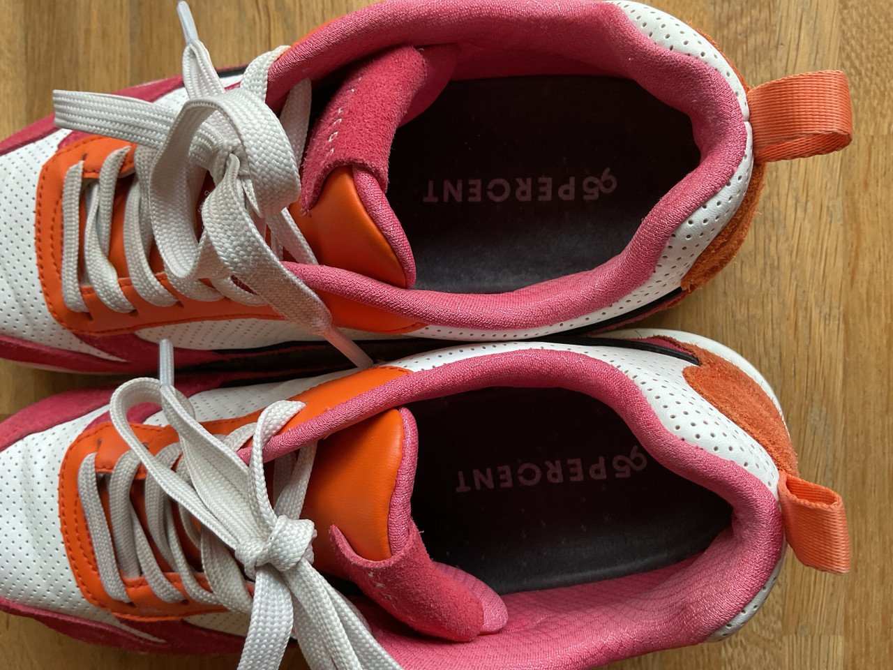 Skechers