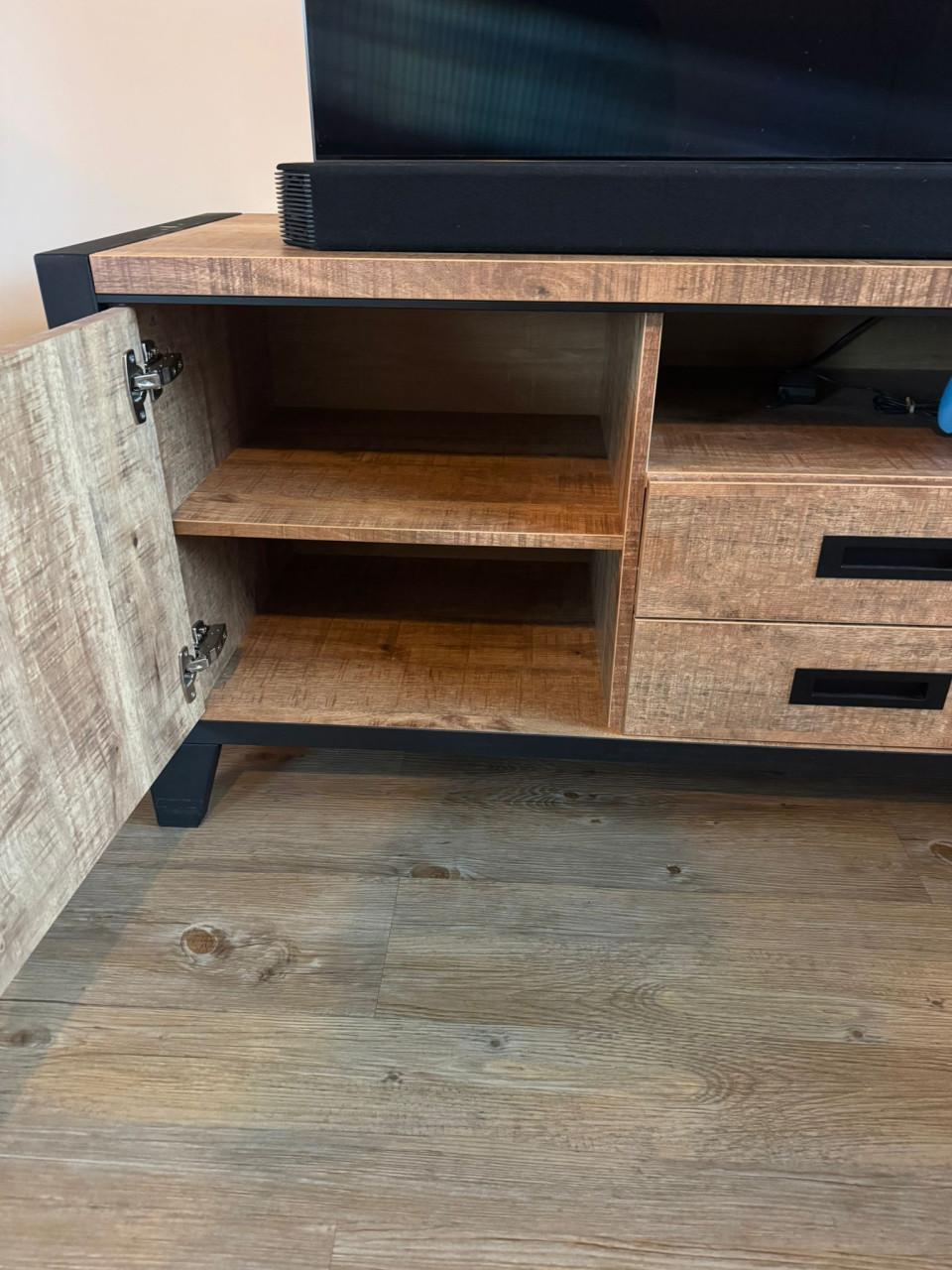 TV-meubel in mango houtlook en metaal