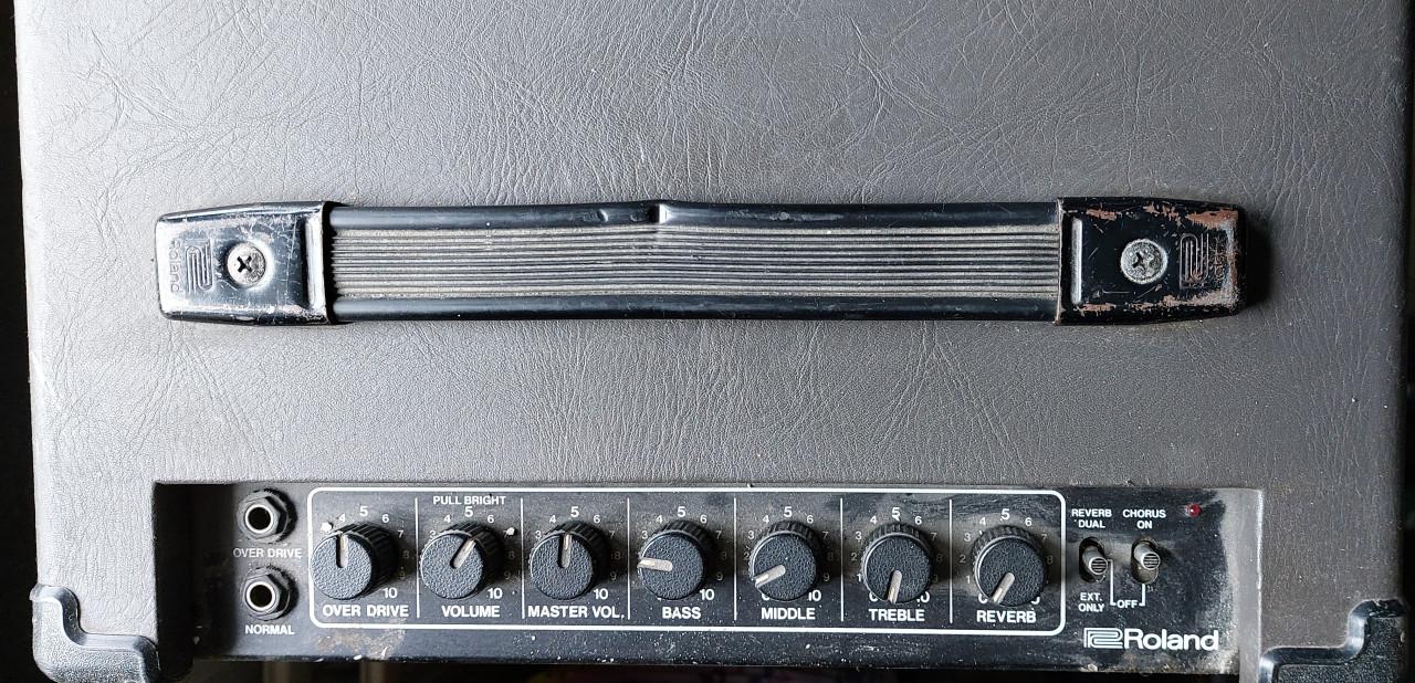 De Roland Cube-60 versterker
