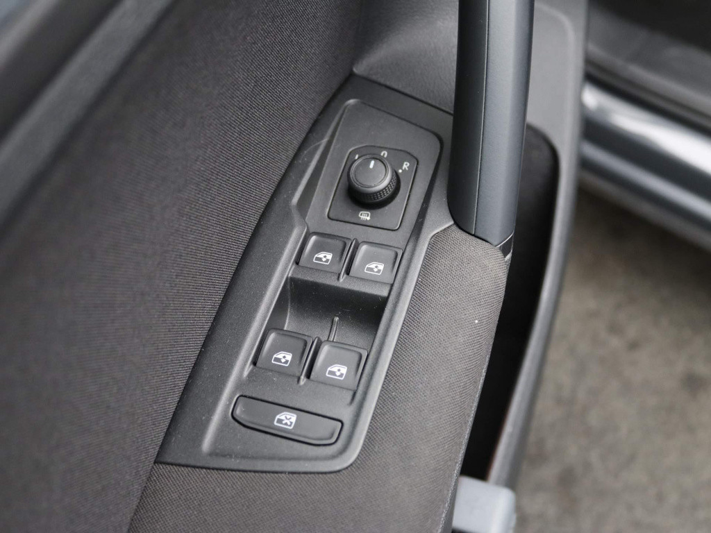 Volkswagen Tiguan 1.5 tsi life | automaat | lmv | climate control | navigat