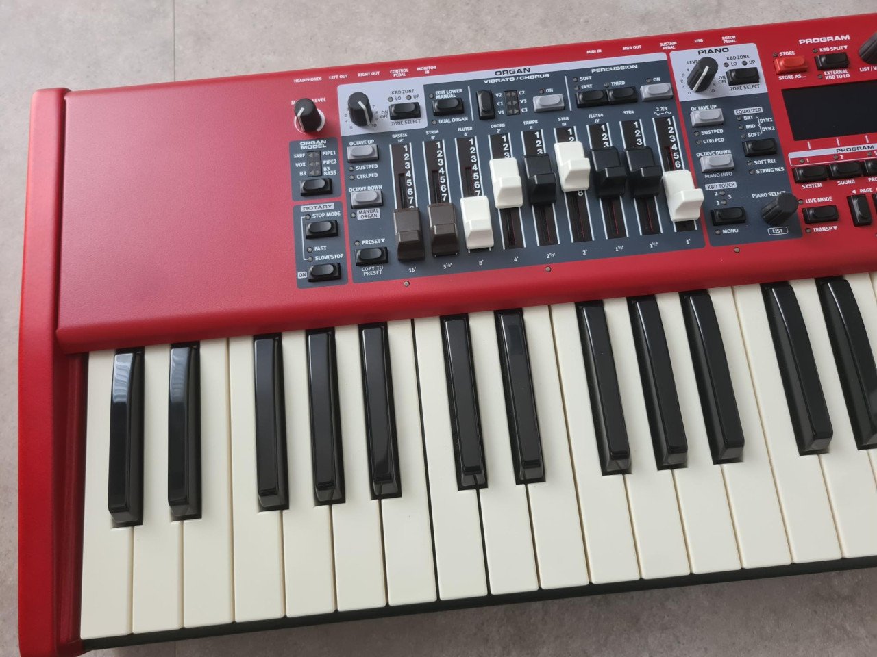 Nord Electro 6d 61 toetsen