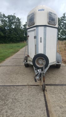 1.5 paards trailer