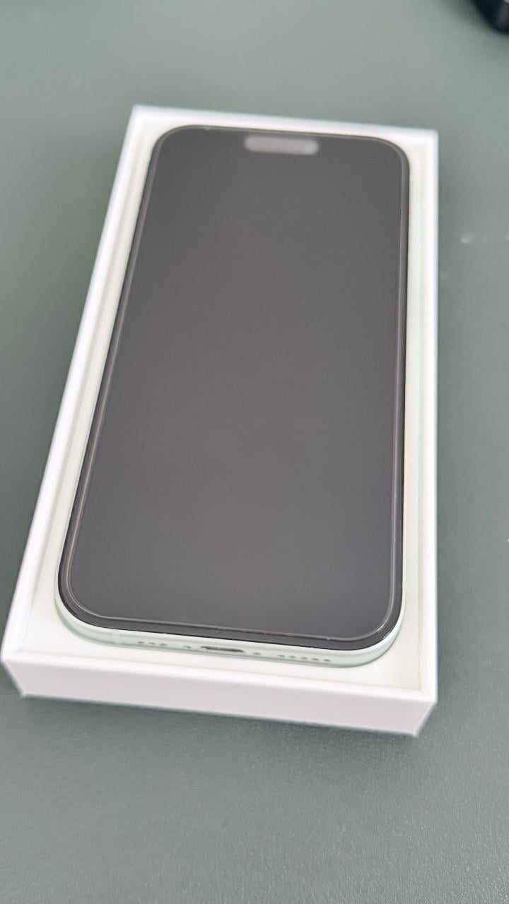 IPhone 15  green  256GB
