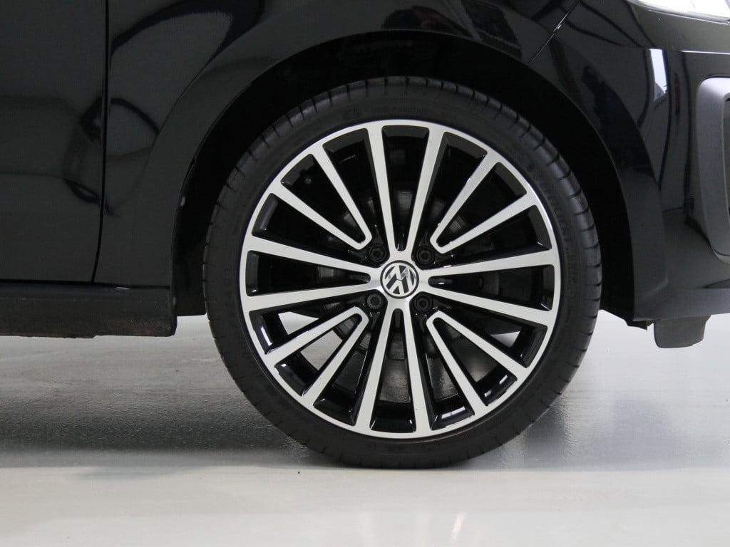 Volkswagen UP! active 5drs. clima | cruise | camera | vol!