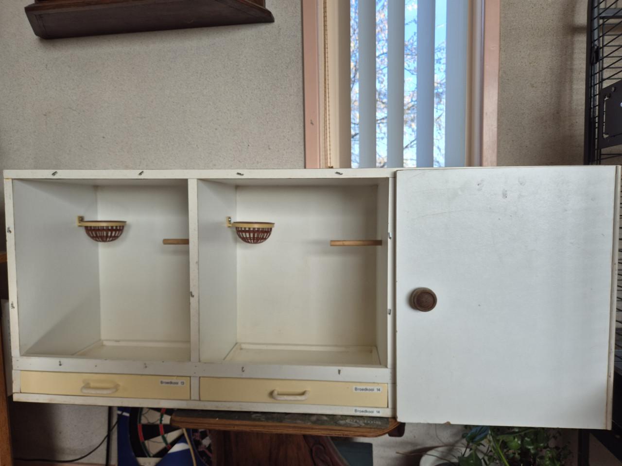 Twee broedkooien (wit)