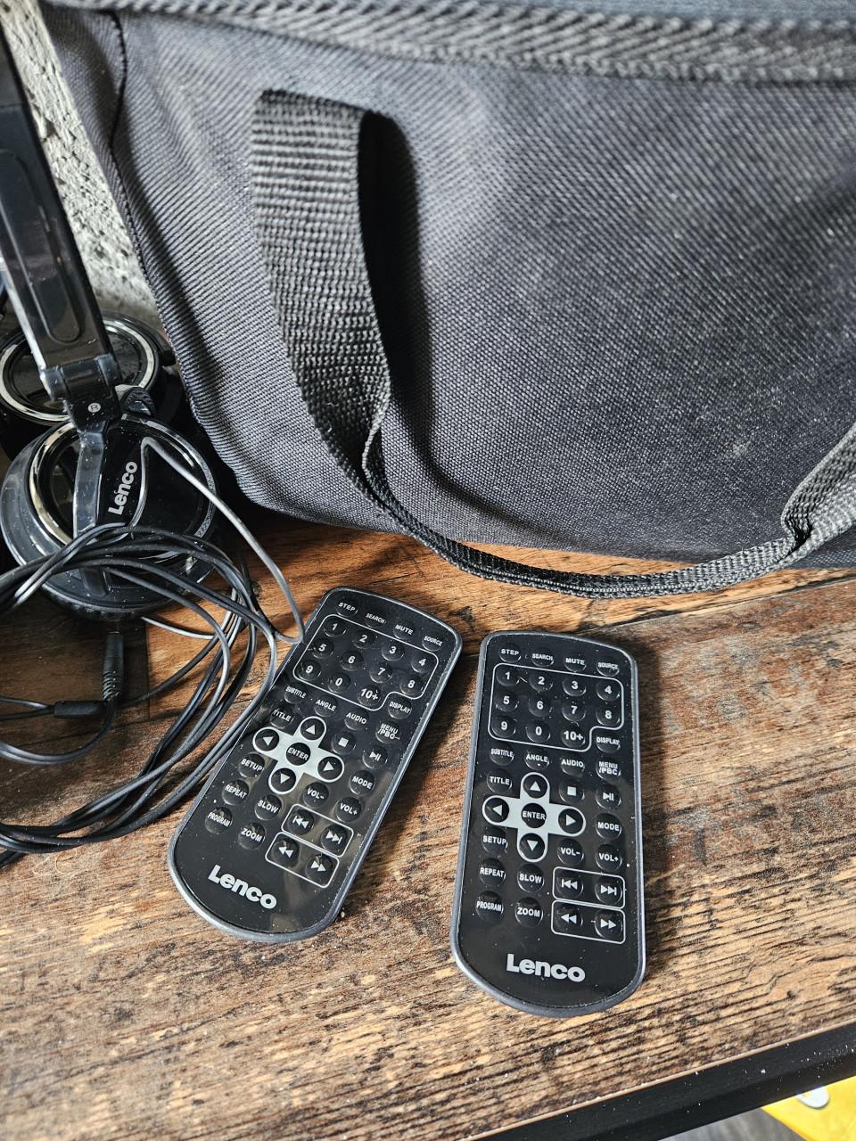 Mooie Lenco DVP-938 X2 draagbare DVD-spelers met accessoires