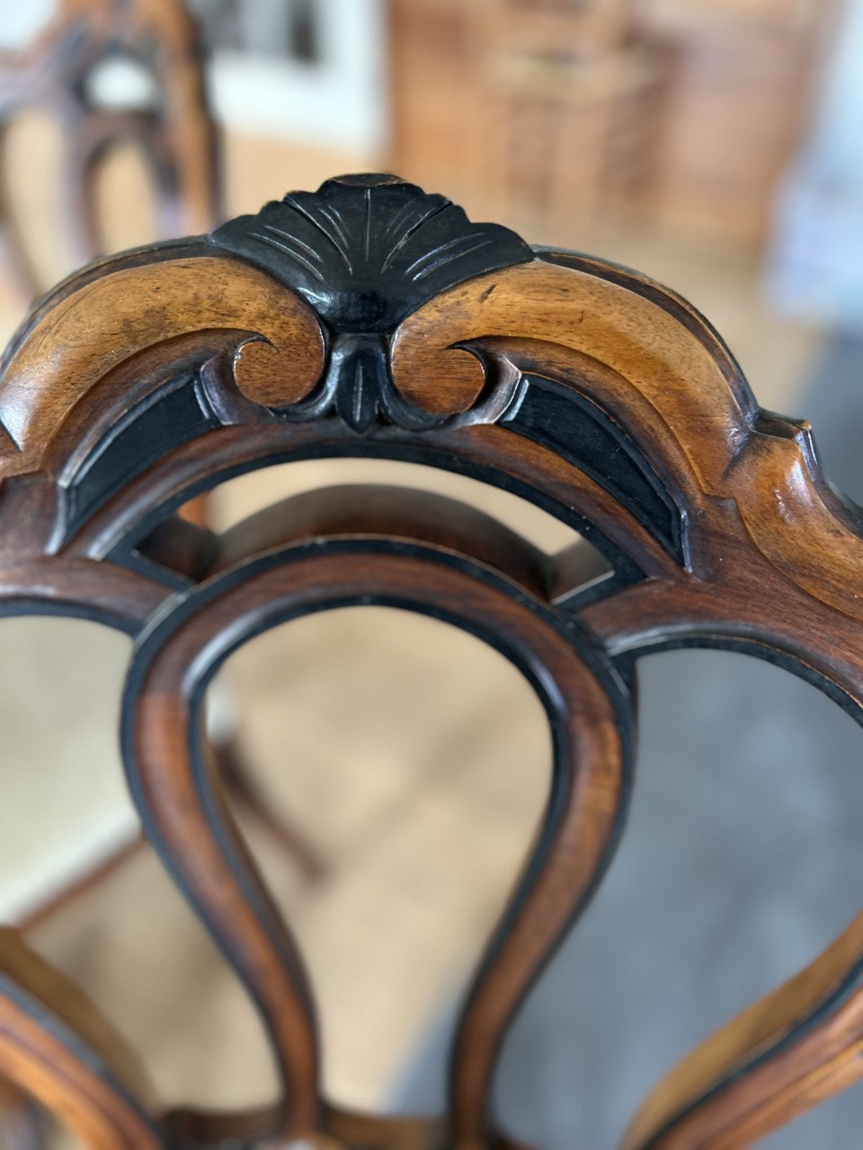 Eetkamerstoelen met ronde ‘koffietafel’