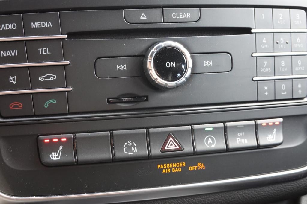 Mercedes-Benz Cla shooting brake 180 orangeart edition