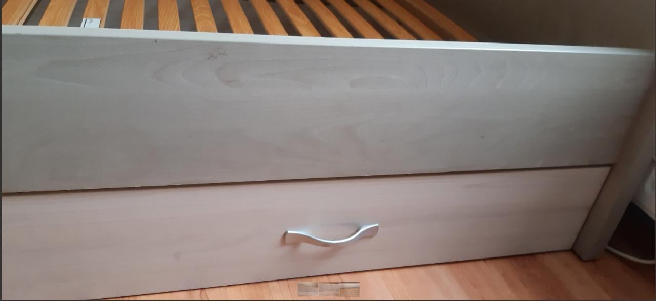 Slaapkamer ledikant, lattenbodem, lade, nachtkastje, kast 2-deurs, 2 x kast