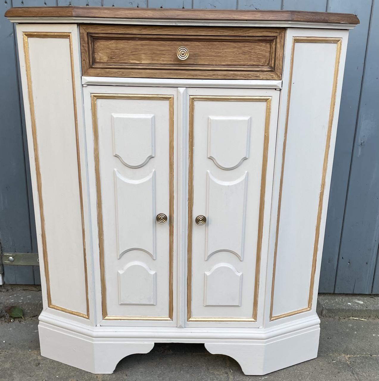 Exclusief landelijk kastje