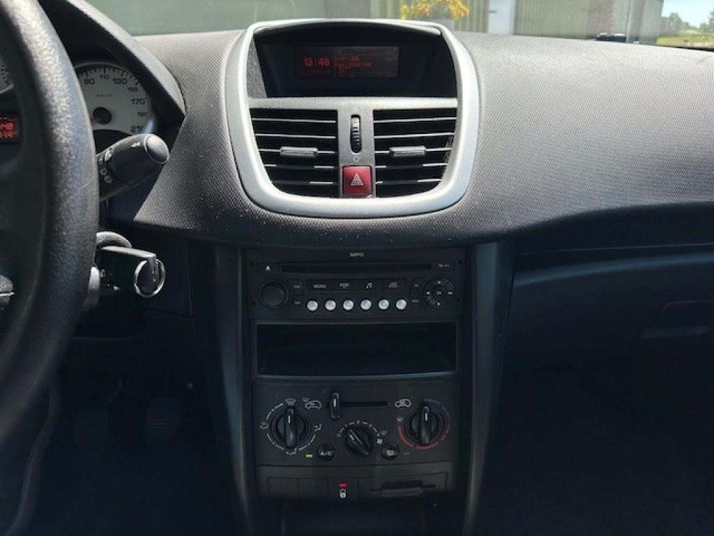 Peugeot 207 1.4 vti cool 'n blue